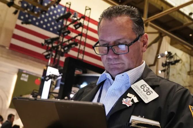 Wall Street Broker Dollar