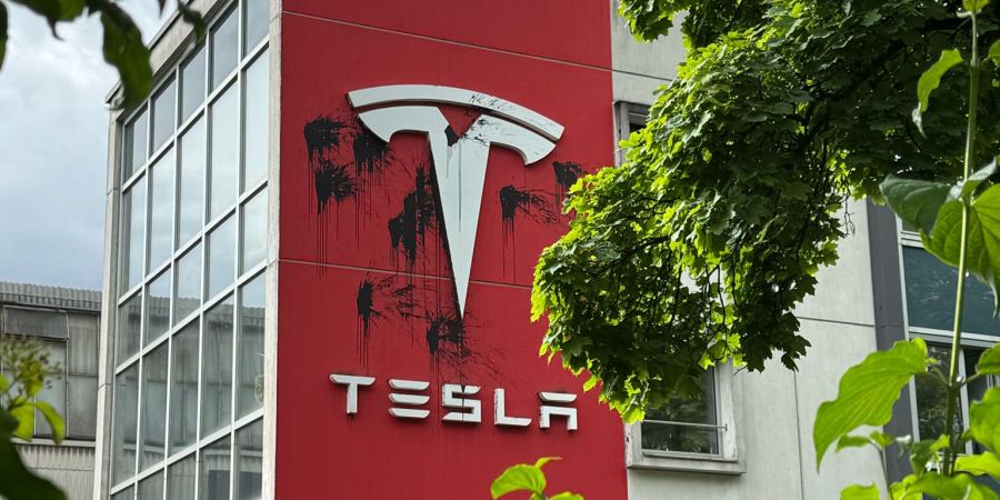 Tesla Store Bern