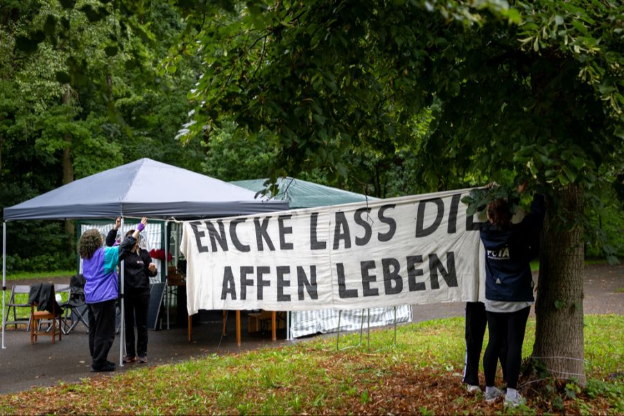 Am Montag errichteten Aktivisten ein Protestcamp in der Nähe des Tiergartens.