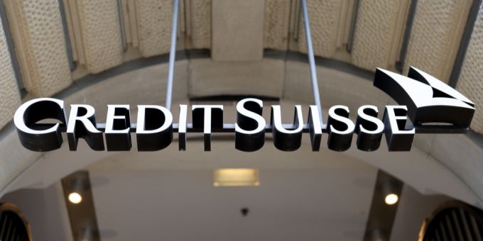 Das Bundesgericht hat die Klage eines Ehepaares abgewiesen, das seine Verluste mit CS-Aktien auf Aussagen des Bundes zurückführt. (Symbolbild) Bundesgericht CS Credit Suisse