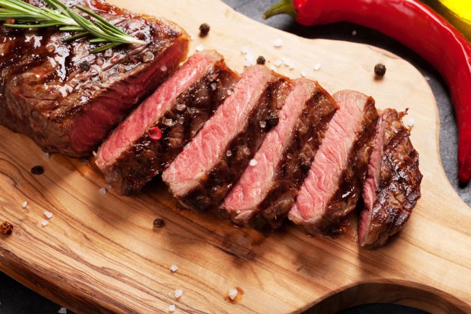 Wer länger leben will, sollte nicht allzu oft Fleisch essen. lebensmittel