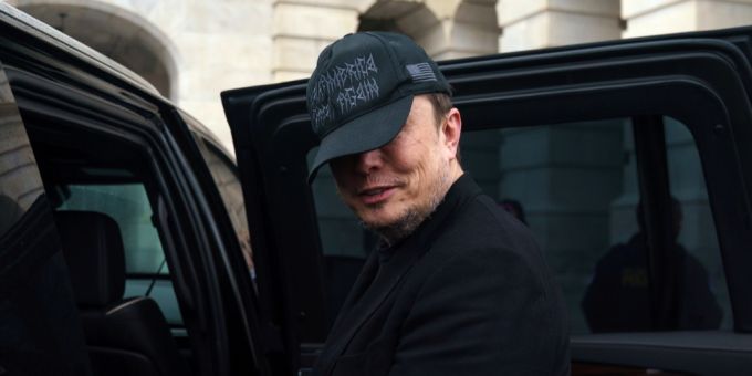 Elon Musk will seinen Fokus wieder vermehrt auf seine Unternehmen legen. elon musk