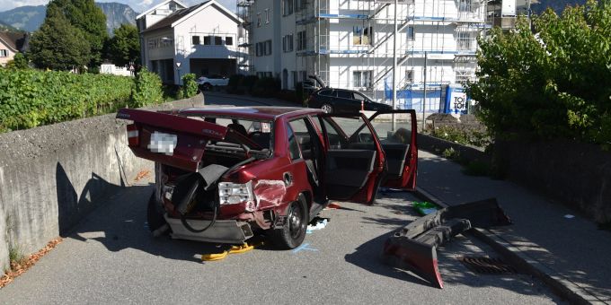 Maienfeld: Mehrere Kollisionen mit Mauern. Mehrere Kollisionen