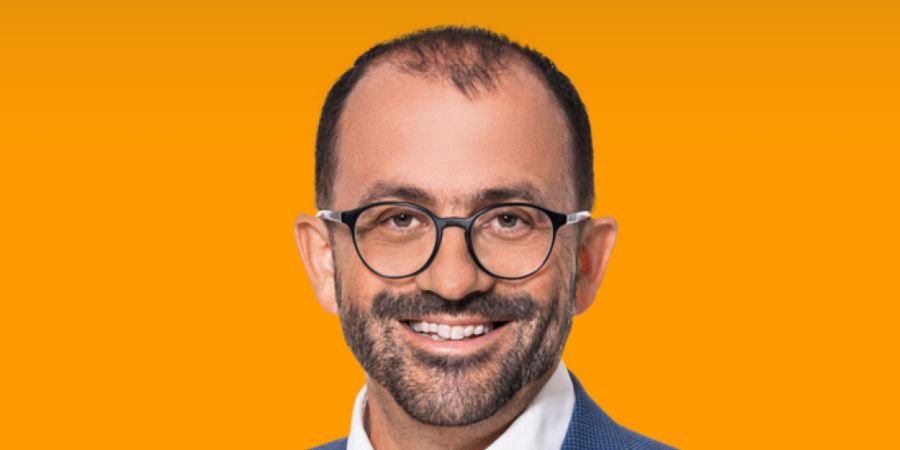 Adrian Nussbaum kämpft neben der Bisherigen Michaela Tschuor für die Mitte Luzern um einen Sitz in der Kantonsregierung. (Archivaufnahme)