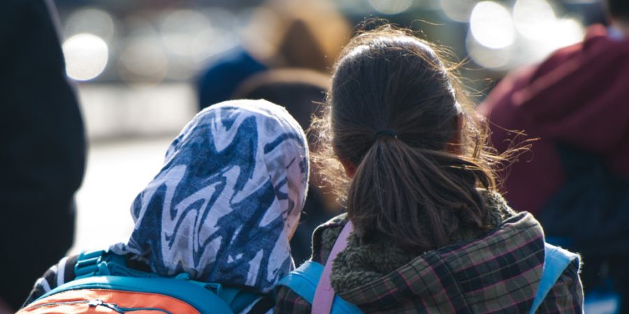 Die Bildungsdirektionen stellten bei der Zahl der Abmeldungen vom Unterricht an Schulen keinen Zusammenhang mit dem Kopftuchverbot fest. (Archivbild)