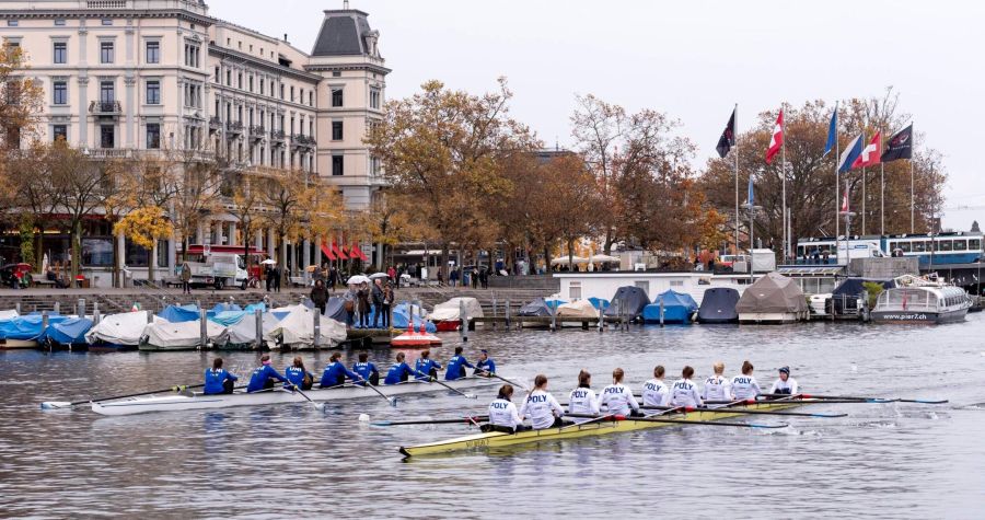Traditionsreich: Ruderregatta zwischen der Uni Zürich (blau) und der Poly/ETH (weiss), Bild von 2025.