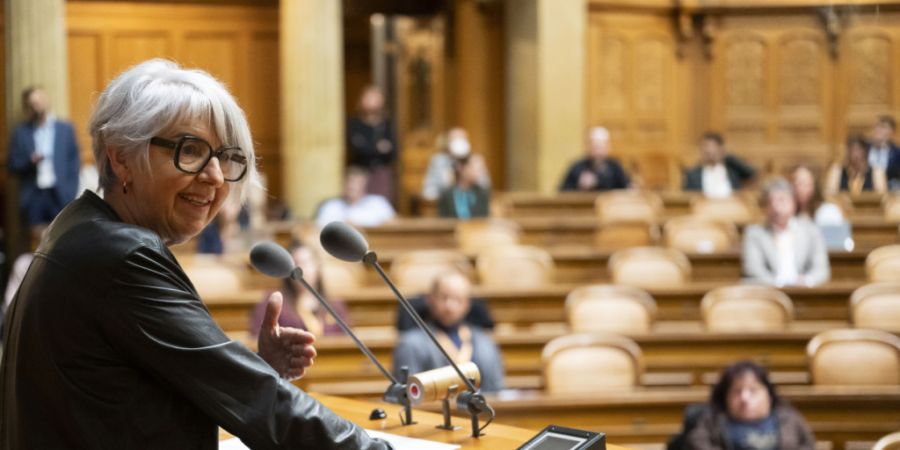Bundesrätin Elisabeth Baume-Schneider spricht an der zweiten Behindertensession der Schweiz. 44 Menschen mit Behinderungen haben am Mittwoch im Bundeshaus den Bundesrat und das Parlame...