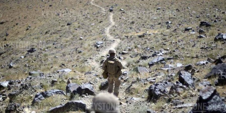 Auf diesem Foto vom Juni 2009 steigen US-Marineinfanteristen von einem Beobachtungsposten nahe Now Zad in der afghanischen Provinz Helmand ab. (Archivbild)