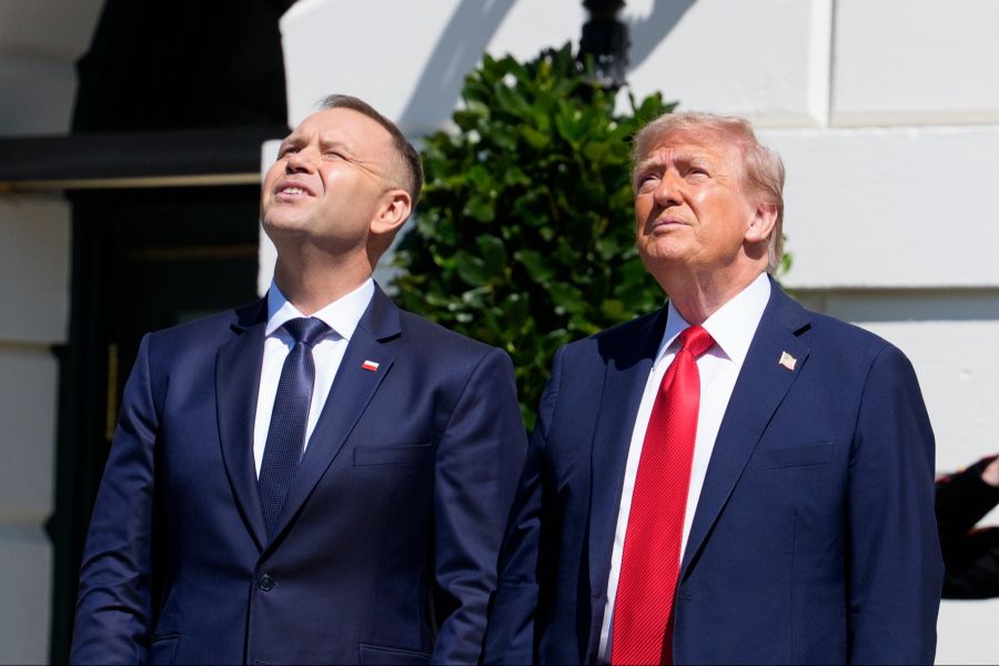 Karol Nawrocki donald trump