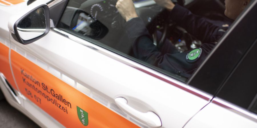 Die Kantonspolizei St. Gallen kontrollierte sieben fahrunfähige Personen. (Symbolbild)