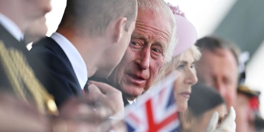 Die Beziehung zwischen William (l.) und seinem Vater, König Charles III., ist in den vergangenen Jahren enger geworden.