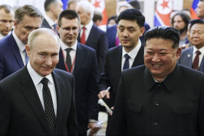 Wladimir Putin ist im Osten auf der Suche nach neuen Partnern: Von Nordkorea ging es weiter nach Vietnam. Putin