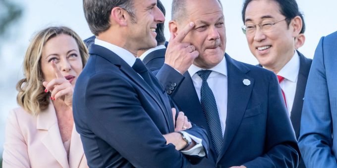 Wird heute 66 Jahre alt: Bundeskanzler Olaf Scholz (3. v. l.). Wird heute 66 Jahre alt: Bundeskanzler Olaf Scholz (3. v. l.).