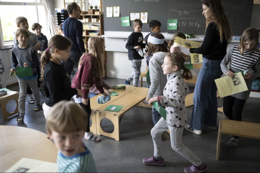 Die Schule hat allerdings zu wenig Ressourcen, um sich intensiv um Lisa zu kümmern. Sie sollte auf Empfehlung der Schulleitung eine Sonderschule besuchen. (Symbolbild)