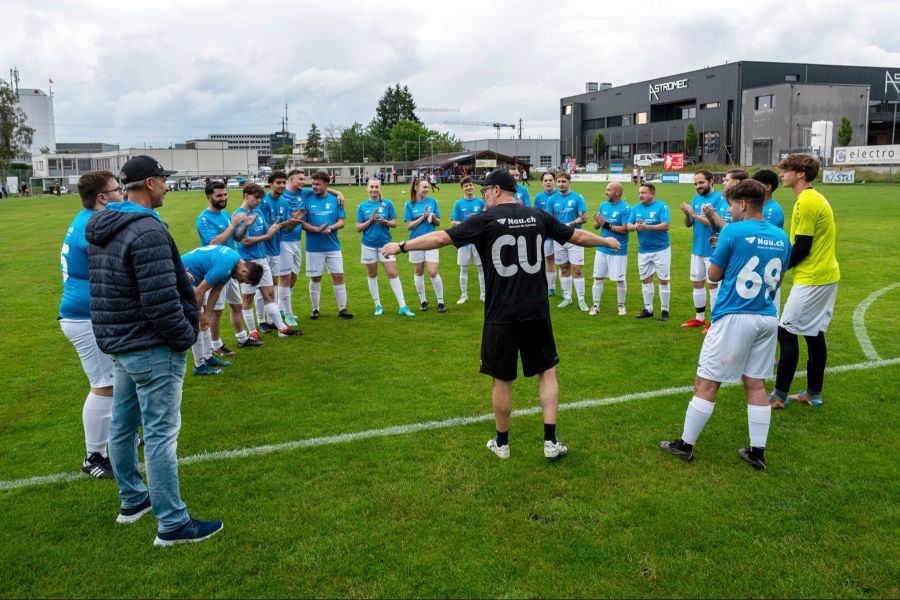 Letztes Heissmachen vor dem Spiel durch FC Shoppy