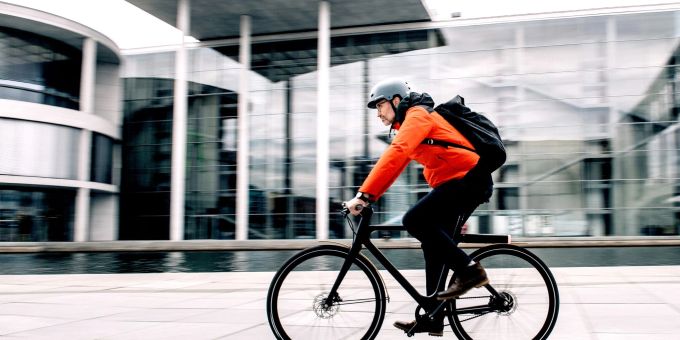 Testfahrt: Gerade Pedelecs fährt man vor dem Kauf nach Möglichkeit ausgiebig Probe. Testfahrt: Gerade Pedelecs fährt man vor dem Kauf nach Möglichkeit ausgiebig Probe.