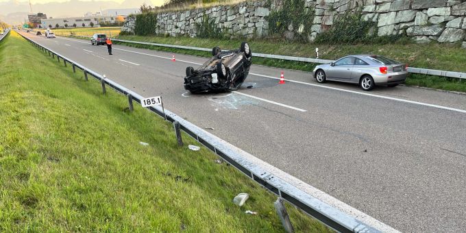 Au: Selbstunfall auf Autobahn. Au sg