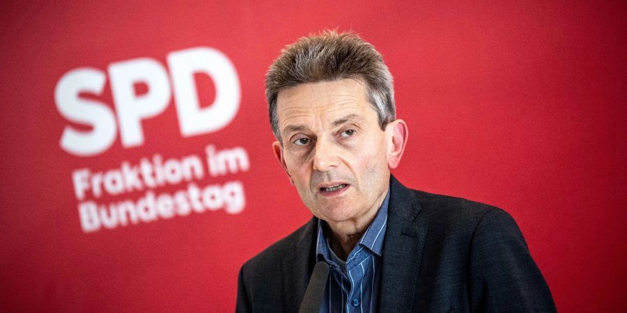 Rolf Mützenich, Vorsitzender der SPD-Bundestagsfraktion, warnt vor einer Deindustrialisierung in Deutschland.