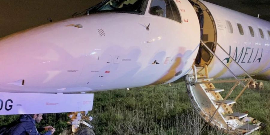 Auf dem Pariser Flughafen Orly ist am Donnerstagabend eine Maschine mit einer Ministerin an Bord von der Piste abgekommen. (Archivbild)