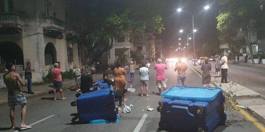 Angesichts eines massiven Stromausfalls nach dem Hurrikan «Ian» hat es in Kuba zum dritten Tag in Folge seltene Proteste gegeben.