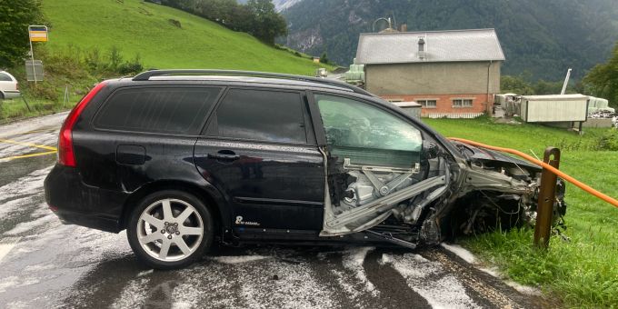 Mollis, Filzbach, Sool GL: Einbruch und mehrere Unfälle. Glarus