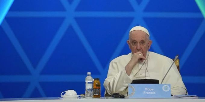 In Kasachstan betont Papst Franziskus die Wichtigkeit von Religionen. Franziskus