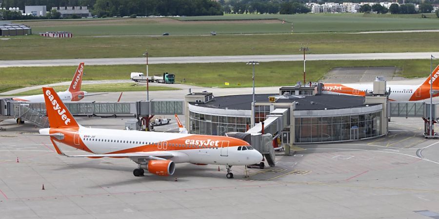 easyjet castlelake