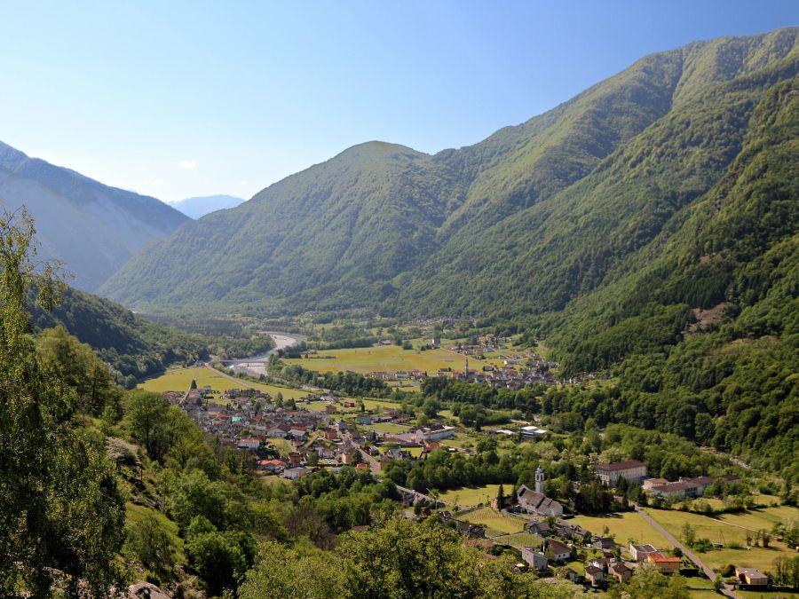 Stadt Tal Berge Wald