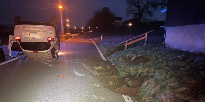 Niederwil: Unter Alkoholeinfluss von Strasse abgekommen