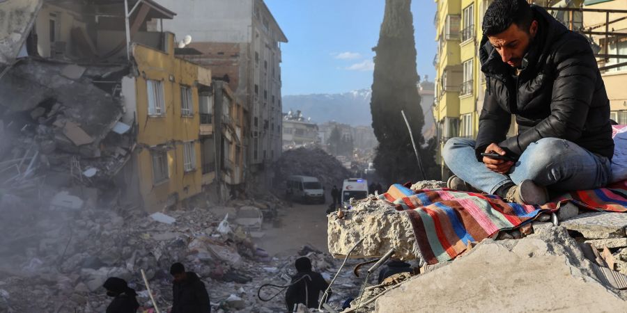 Search operations continue in Hatay following powerful earthquake