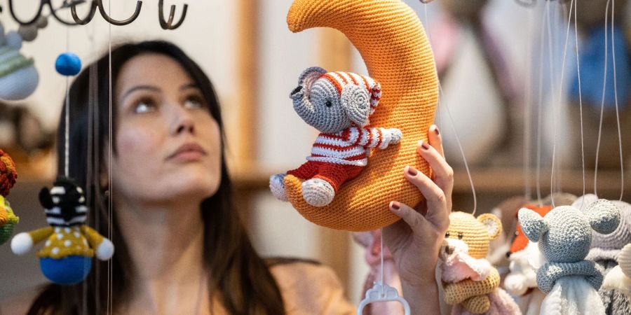 Die Handarbeitsmesse Creativa (15. bis 19. März) präsentiert Neuheiten rund ums Stricken, Häkeln oder auch Plotten.