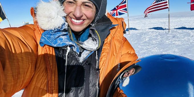 Die Britin Preet Chandi macht ein Selfie von sich in der Antarktis. Die Britin Preet Chandi macht ein Selfie von sich in der Antarktis.