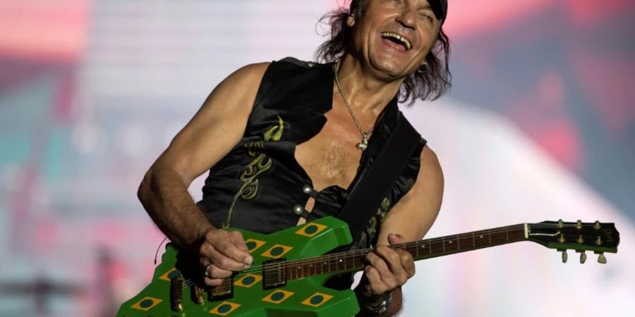 Matthias Jabs bei einem Konzert in Brasilien