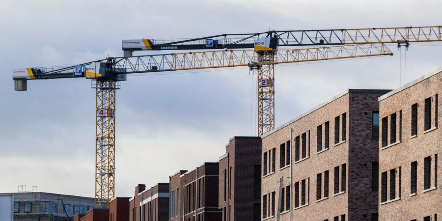 Mehrfamilienhäuser mit tausenden Wohnungen werden im Neubaugebiet Kronsrode in Hannover gebaut.