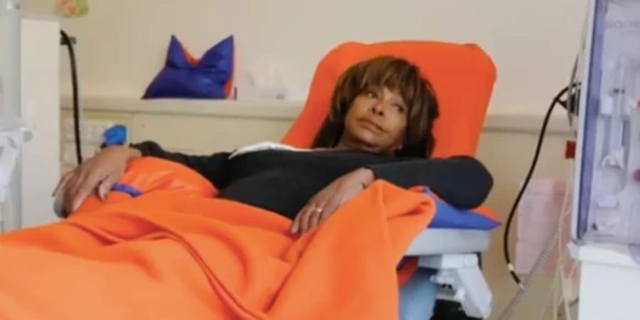 Tina Turner teilt ein privates Bild aus dem Spital. Sie erhielt eine Nierentransplantation von ihrem Ehemann Erwin Bach.