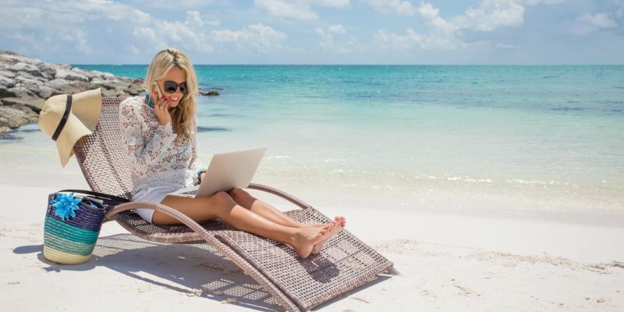 Frau, Strand, Laptop, Sonnenliege, Meer