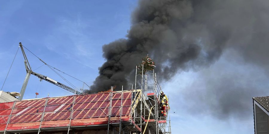 Brand auf Baustelle