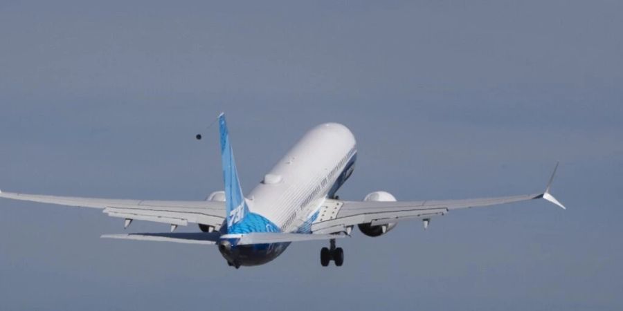 Eine Boeing 737 MAX hebt vom Flughafen Renton im US-Bundesstaat Washington ab. (Archivbild)