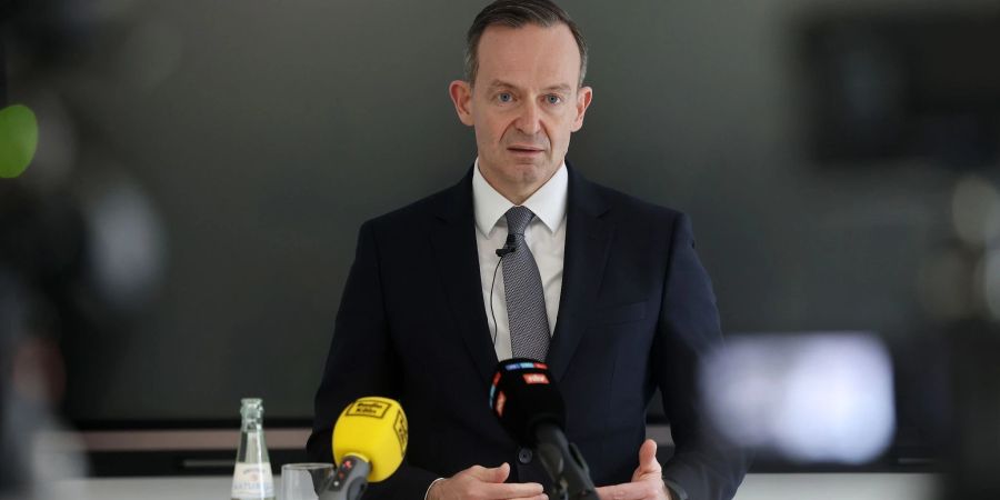 Volker Wissing (FDP), Bundesminister für Verkehr und Digitales, strebt den Start der Rabattaktion für den ÖPNV spätestens zum 1. Juni an.