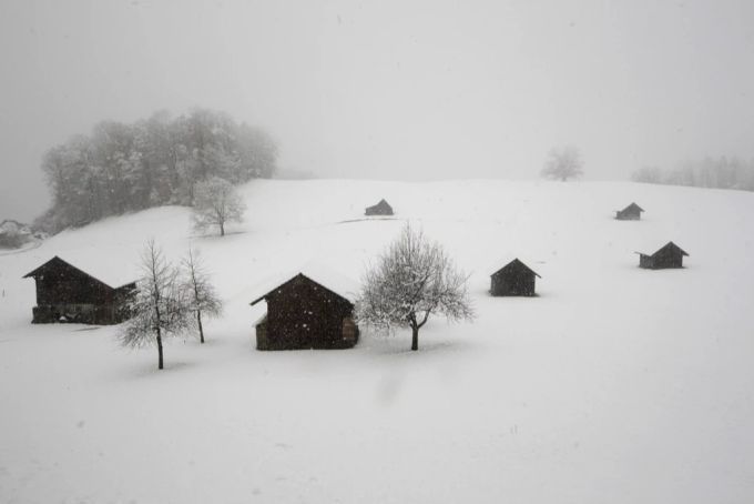 Die dicht verschneite Landschaft bei Sachseln im Kanton Obwalden (Themenbild). sachseln