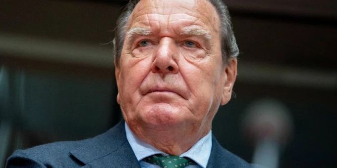 An Gerhard Schröders Haltung gegenüber Russland und seinen beruflichen Verstrickungen in das Gasgeschäft des Landes gibt es seit Langem Kritik. Foto: Kay Nietfeld/dpa gerhard schröder