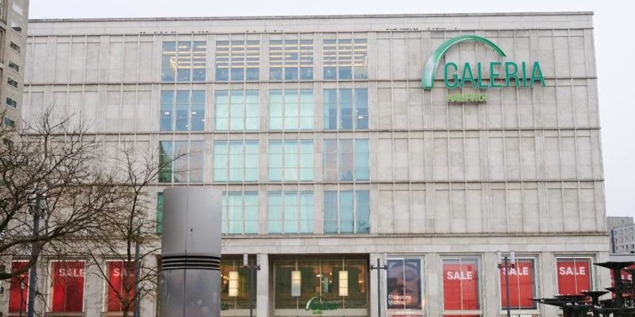 Das Warenhaus Galeria Karstadt Kaufhof am Berliner Alexanderplatz. Foto: Annette Riedl/dpa