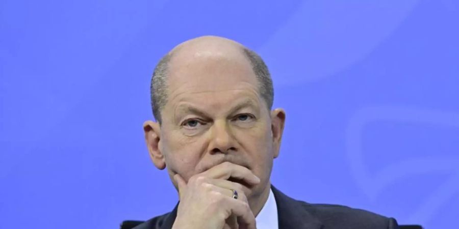 Olaf Scholz: Wer eine Möglichkeit hat, sich impfen zu lassen, sollte da nicht hingehen, sondern eher hinrennen.». Foto: John Macdougall/AFP Pool/dpa