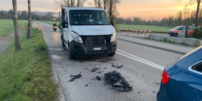Rüdlingen SH: Auffahrkollision vor Lichtsignalanlage Rüdlingen SH: Auffahrkollision vor Lichtsignalanlage