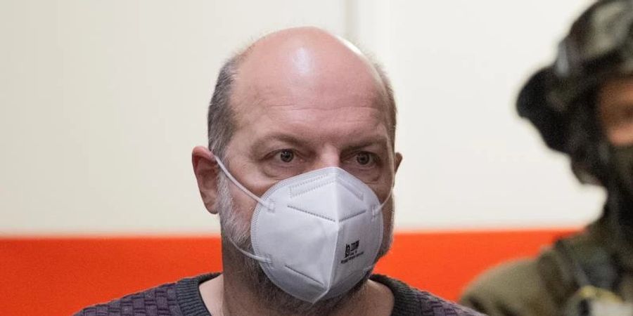 Der Angeklagte Thomas Drach im Gerichtssaal in Köln. Foto: Rolf Vennenbernd/dpa