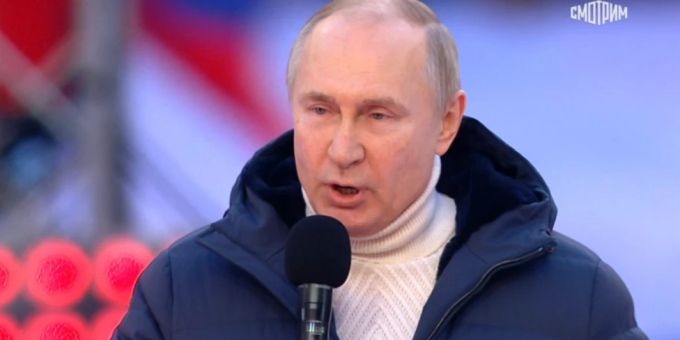 Moskau - Putin lobt russische Armee in Ukraine - TV unterbricht Show