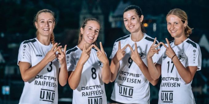 VBC Kanti Baden Damen gewinnen gegen VBC Züri und VBC Uni Bern.