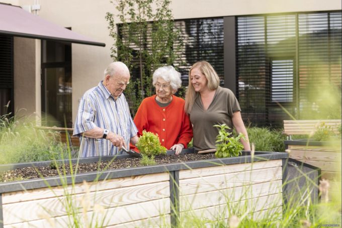 Gartenarbeit ist Ihre Leidenschaft? In der Senevita Dorfmatt können Sie sich weiterhin Ihren Pflanzen widmen. Senevita Dorfmatt
