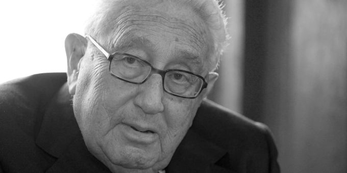 Der ehemalige US-Aussenminister Henry Kissinger starb im Alter von 100 Jahren in seinem Zuhause im Bundesstaat Connecticut. Der ehemalige US-Aussenminister Henry Kissinger starb im Alter von 100 Jahren in seinem Zuhause im Bundesstaat Connecticut.
