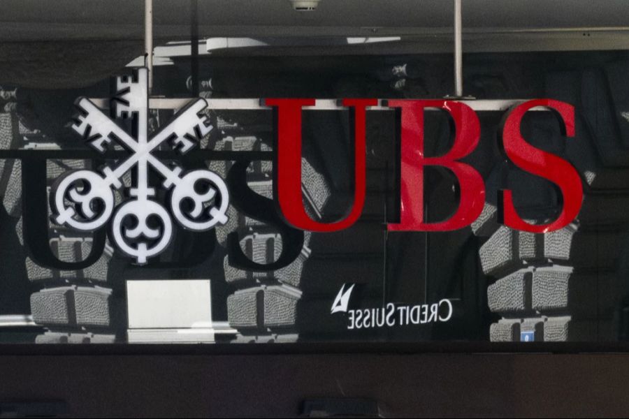 Nun erhebt die UBS aber auch Anspruch auf einen Teil der ausbezahlten Boni.